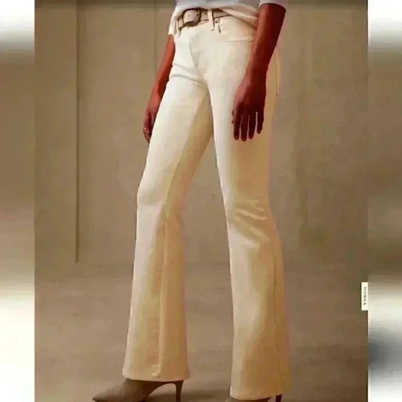 Banana Republic Low Rise Bootcut Jean - Picture 1 of 7